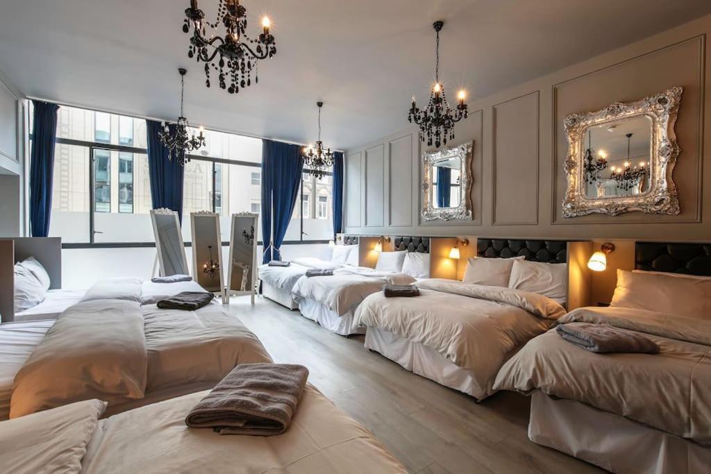 Apartment The V.i.p - Sleeps 24! For Large Groups